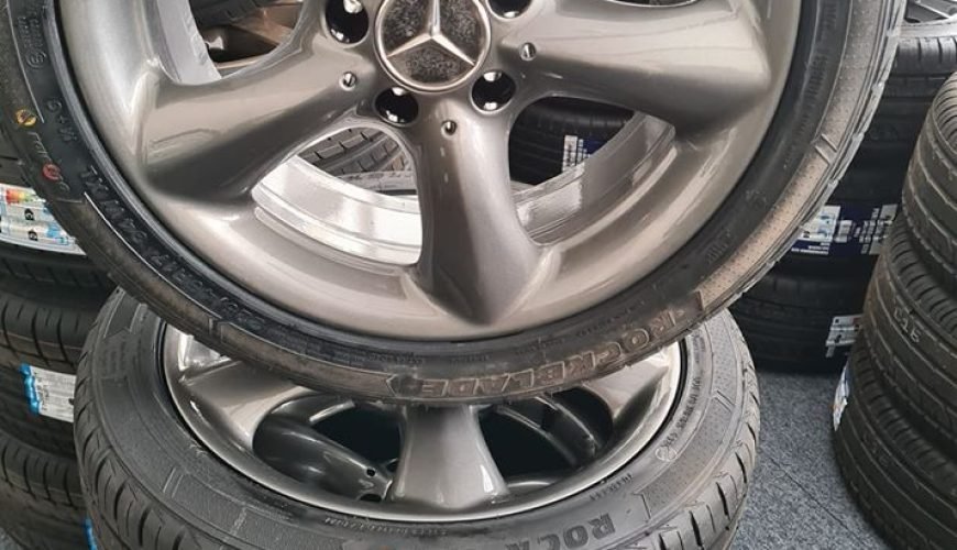 1-1-3bdc1bma5ck3rb9bgvutje.jpg 17" GENUINE MERCEDES CLK ADHARAZ ALLOY WHEELS / TYRES - Image 1