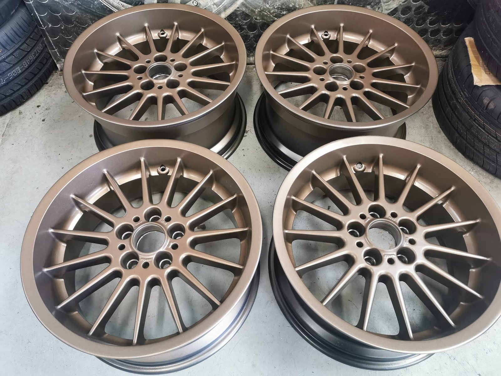 1-11-2.jpg 18" GENUINE BMW STYLE 32 ALLOY WHEELS - BRONZE - Image 1