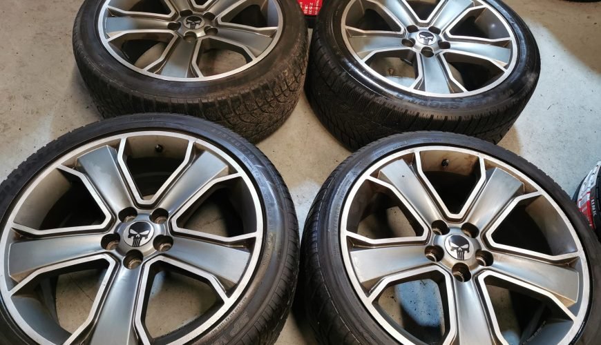 1-11-3h0a26yiffdiebirn8ge8a.jpg 20" LAND ROVER STORMER ALLOY WHEELS / WINTER TYRES - Image 1