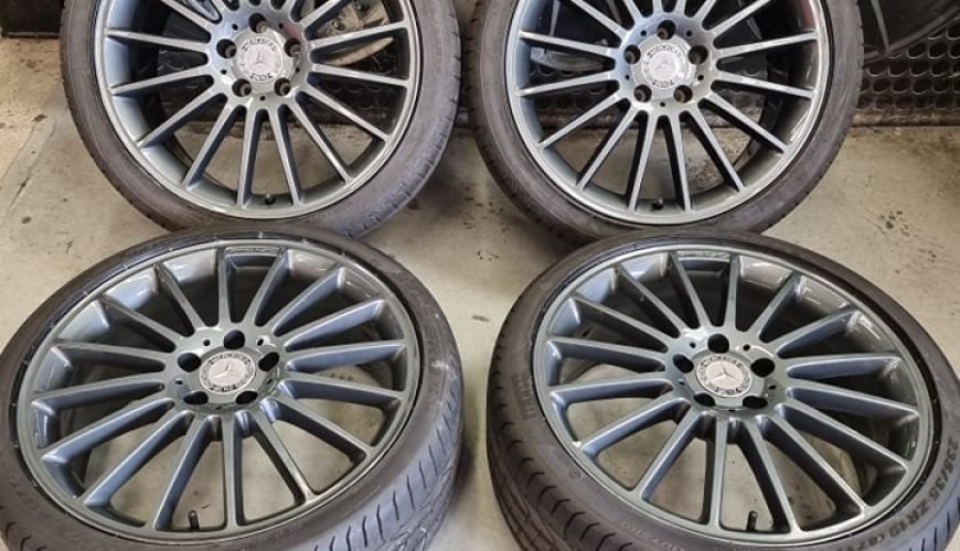 1-17-3h2ki93b3tci4bgd1jr022.jpg 19" GENUINE MERCEDES AMG C63 ALLOY WHEELS / TYRES - Image 1
