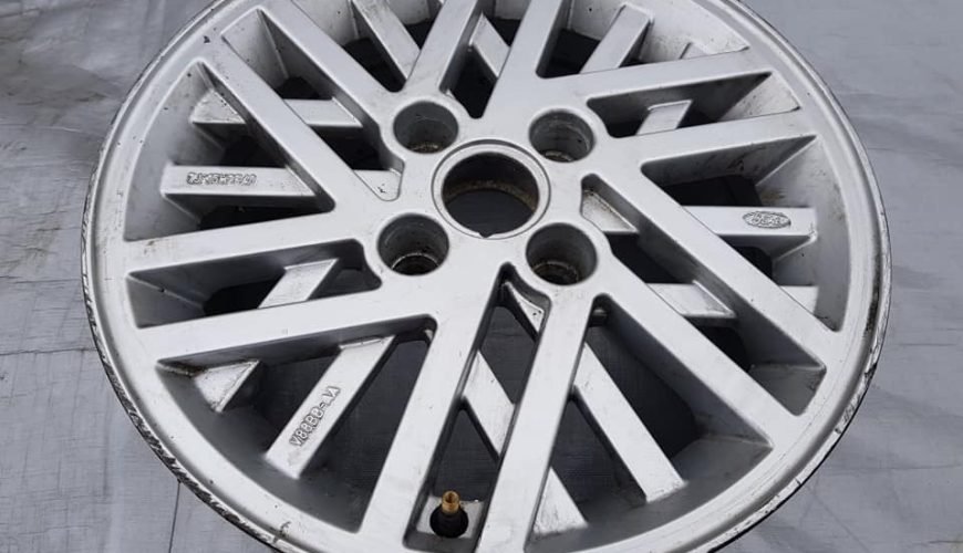 1-39l4onclgvldniz6xtv2mi.jpg 15" GENUINE FORD COSWORTH LATTICE ALLOY WHEEL - Image 1