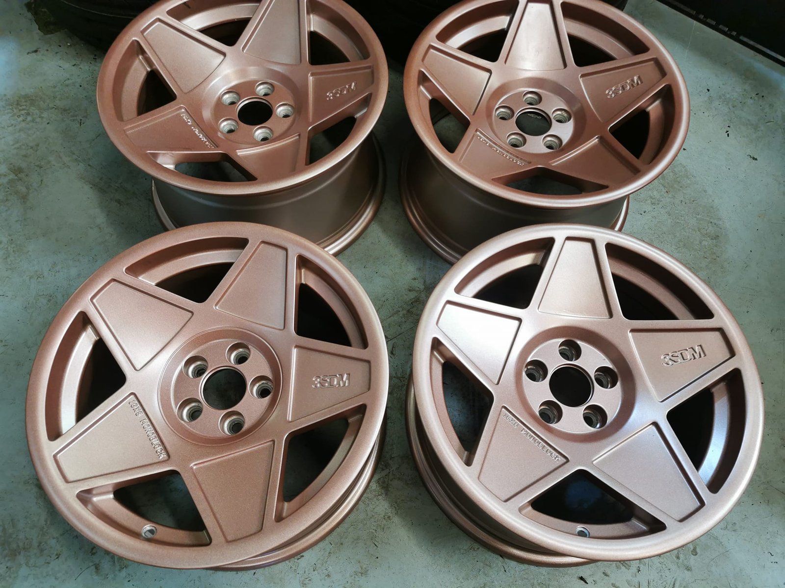 1-4-2-1.jpg 16" 3SDM 0.05 ALLOY WHEELS - 5 X 100 FITMENT - Image 1