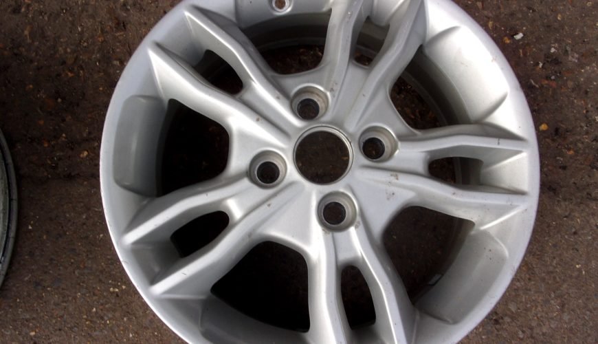 108_0334-38lrvfggq4c2vullq9f3ey.jpg 15" FORD FIESTA ALLOY WHEEL - Image 1