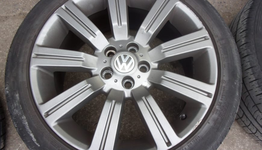 108_0436-38ok6don38cudln6jqxoga.jpg 20" GENUINE STORMER ALLOY WHEELS / TYRES - Image 1