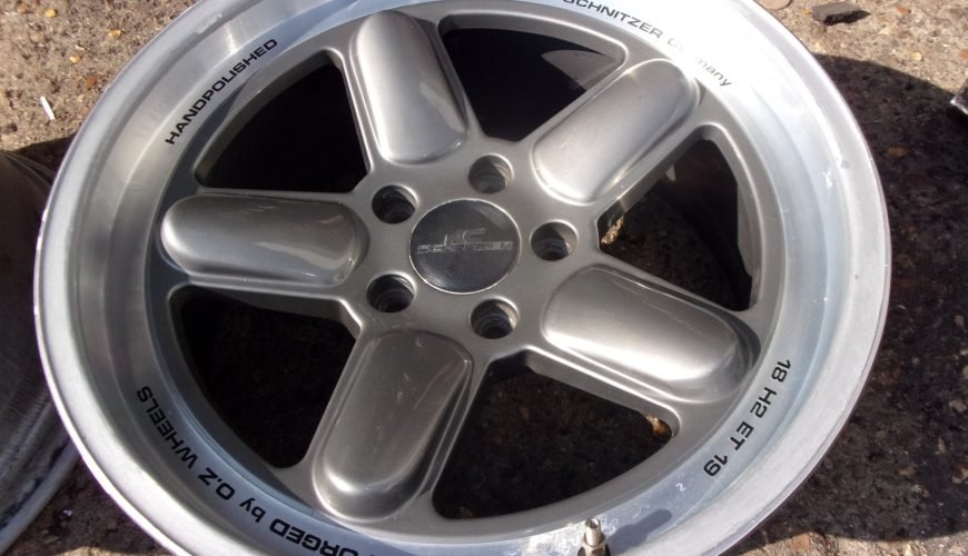 108_0689-38wvaxj1yasx144jycflsa.jpg 18" GENUINE OZ RACING / A C SCHNITZER FORGED ALLOY WHEEL - Image 1