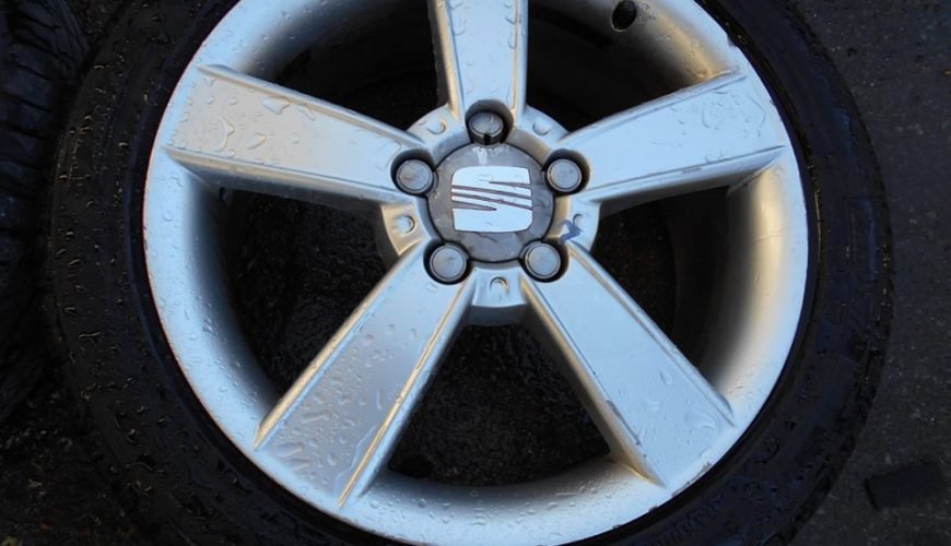 11219381_839834959470557_2489010283302440382_n-332njeuaccplpq0mtucd8q.jpg 17" GENUINE SEAT SPORT ALLOY WHEELS / TYRES - Image 1