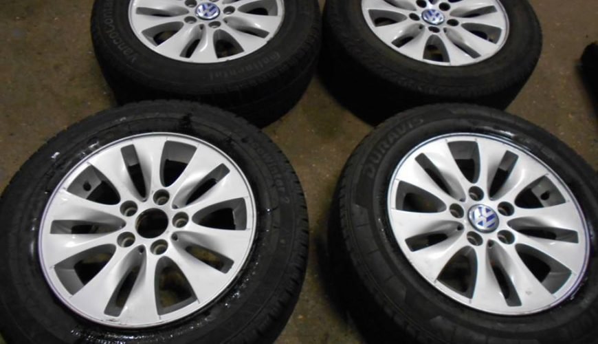 12316477_856111977842855_8174816952385553414_n-332njhlsusfqusftawesju.jpg 16" VOLKSWAGEN T5 ALLOY WHEELS / TYRES - Image 1