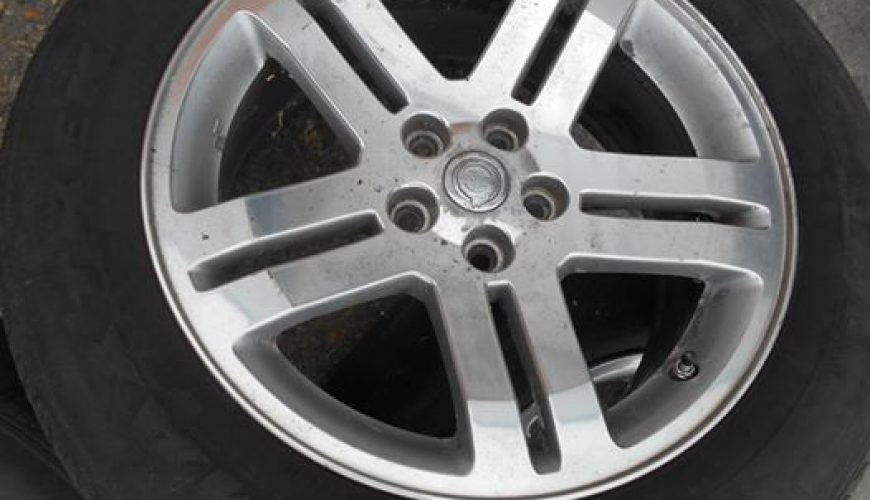 13331058_963423190445066_2282843688035062200_n-332sqer3a3pmwuzm9qof0q.jpg 18″ CHRYSLER 300C ALLOY WHEELS / TYRES - Image 1