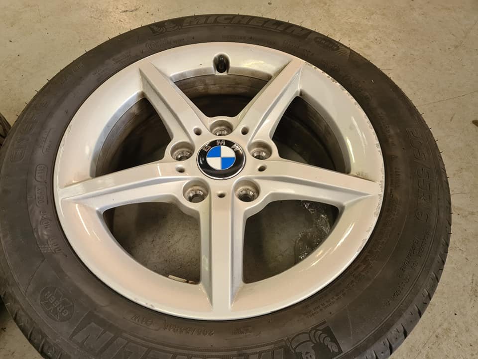 164903274_3819489671505056_3524959576227476837_n.jpg 16" GENUINE BMW STYLE 654 ALLOY WHEELS / TYRES - Image 1