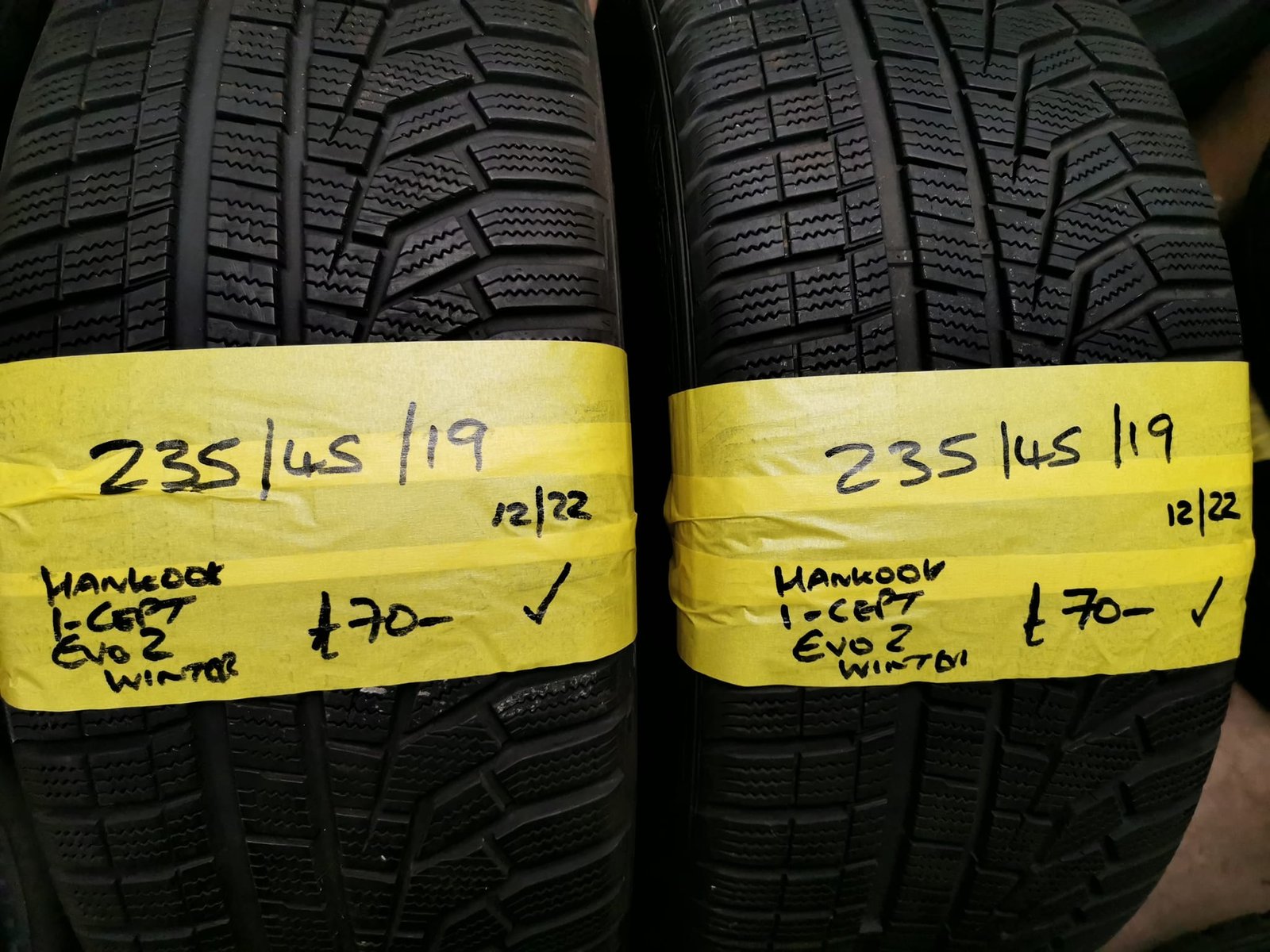 235-45-19-HANKOOK-I-CEPT.jpg 235 / 45 / 19 Hankook I Cept Evo Winter Tyres - Image 1