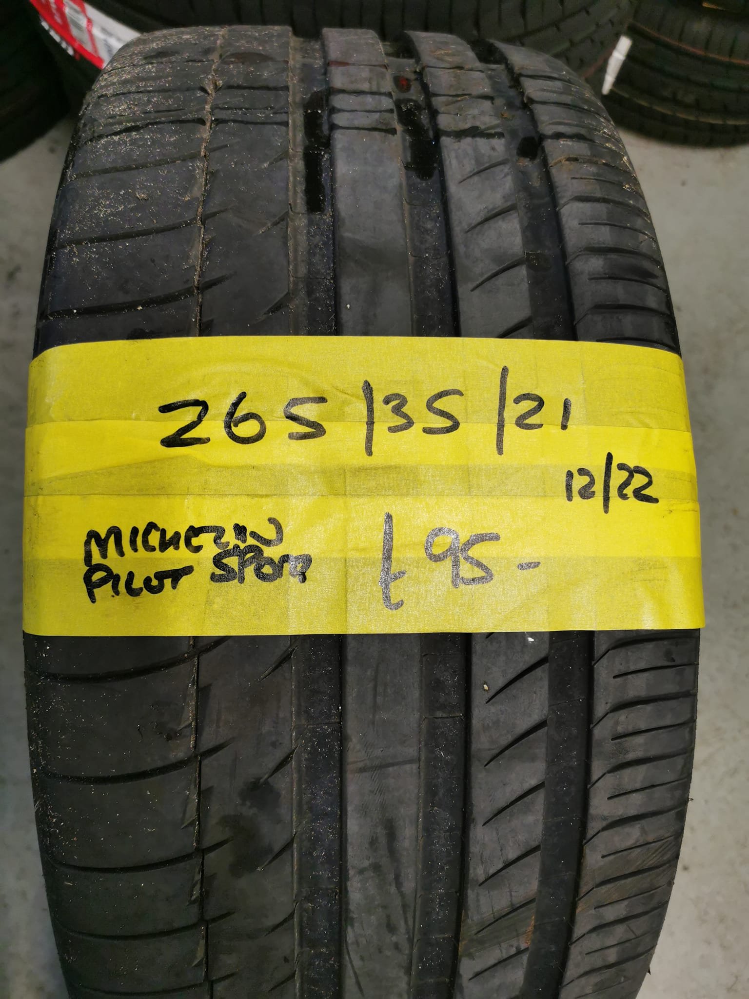 265-35-21-MICEHLIN-PILOT-SPORT.jpg 265 / 35 / 21 Michelin Pilot Sport Tyre - Image 1