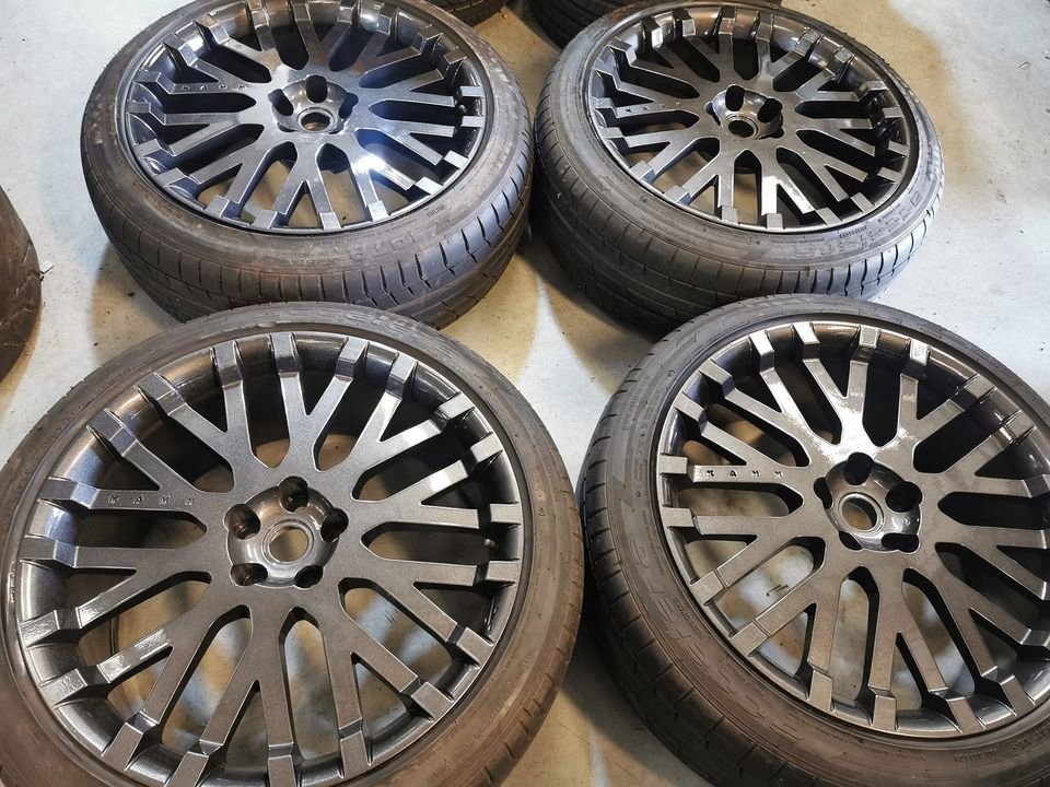 396970984_24637381379186690_2790348527671038485_n.jpg 22" KAHN COSWORTH ALLOY WHEELS / TYRES - LAND ROVER - Image 1
