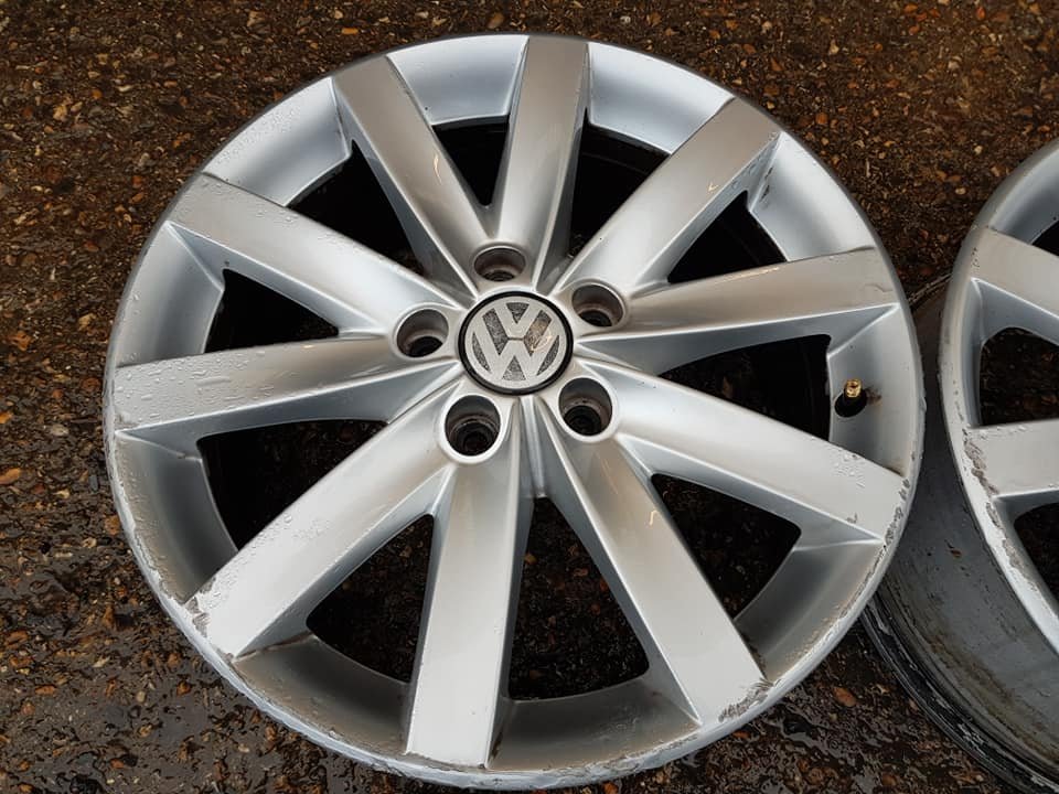 74807773_2483418245112212_7146196204626378752_n.jpg 17" GENUINE VOLKSWAGEN GOLF MK6 PORTO ALLOY WHEELS - Image 1