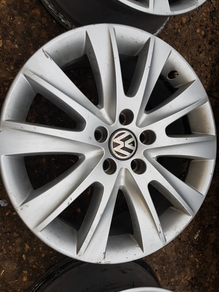 82241391_2638708879583147_2366161628702965760_n.jpg 17" VOLKSWAGEN TIGUAN ALLOY WHEELS - Image 1