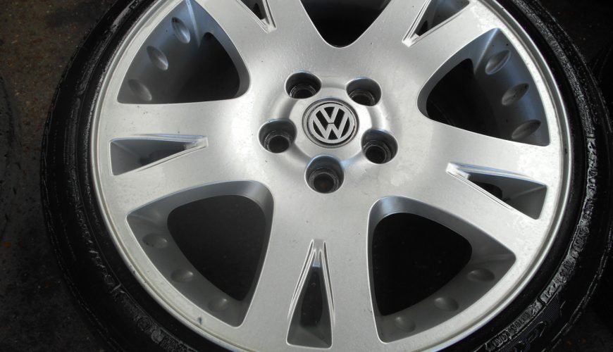 DSCN1147-32ss84puqklnvn5ri40wei.jpg 19″ GENUINE RANGE ROVER SPORT ALLOY WHEELS / TYRES - Image 1