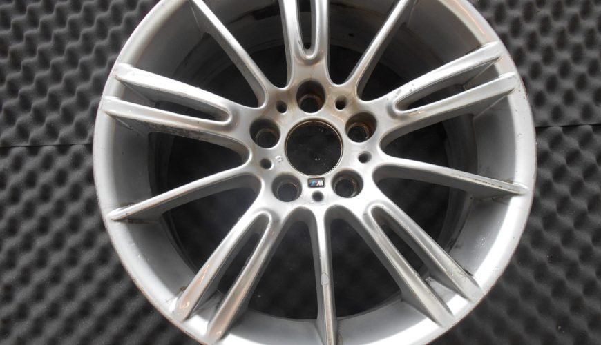 DSCN1640-332rvk9ig8zd03yk3upekq.jpg 18" GENUINE BMW MOTORSPORT MV3 REAR ALLOY WHEEL - Image 1
