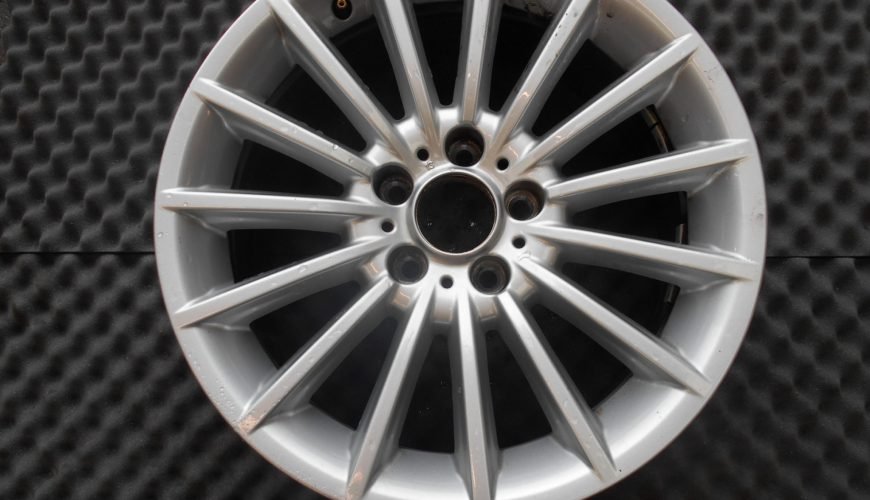 DSCN1650-332rvbccph4zonynrckumi.jpg 18" GENUINE BMW STYLE 237 ALLOY WHEEL - Image 1