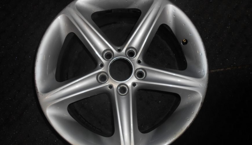 DSCN1673-332ruqqiphq3wpjola9bey.jpg 18" GENUINE BMW STYLE 264 ALLOY WHEEL - Image 1