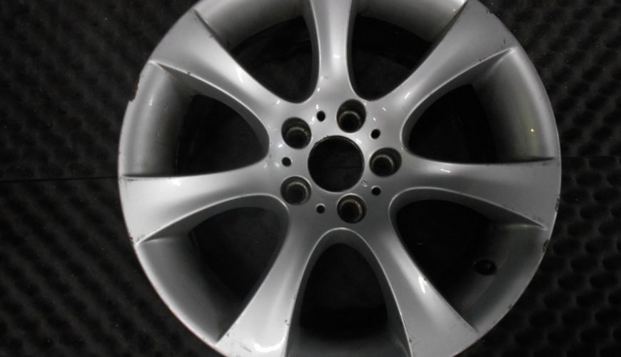 DSCN1674-332rupuutfzsgdbkw7yq6i.jpg 18" GENUINE BMW STYLE 124 ALLOY WHEEL - Image 1