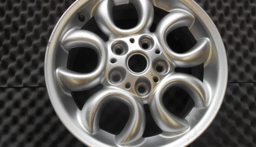 DSCN1697-332rtns9ushqdo5f6qy1vu.jpg 16" GENUINE BMW MINI COUNTRYMAN ALLOY WHEEL - Image 1