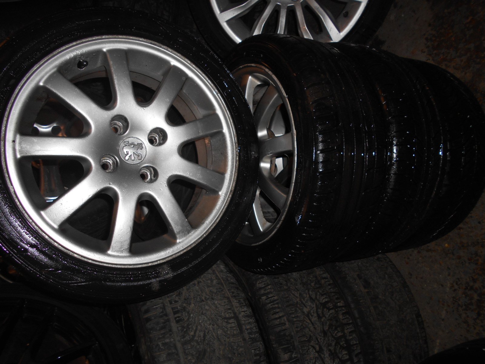 DSCN1843.jpg 16" PEUGEOT 206 NIMROD GTI CC ALLOY WHEELS / TYRES - Image 1