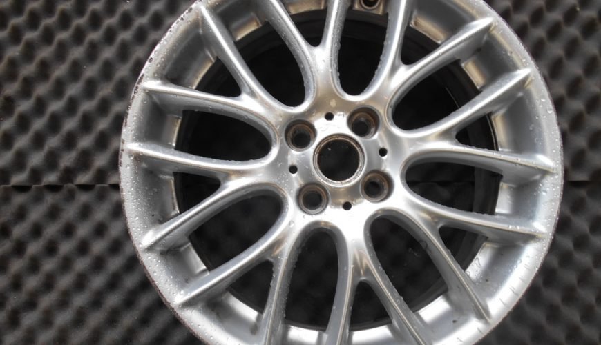 DSCN1882-32ydivjkzelkogegt11afe.jpg 17" GENUINE MINI JCW CHALLENGE ALLOY WHEEL - Image 1