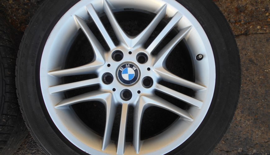 DSCN1896-32zbj29u9c5u7tgq3upkwa.jpg 17" GENUINE BMW STYLE 89 ALLOY WHEELS - Image 1