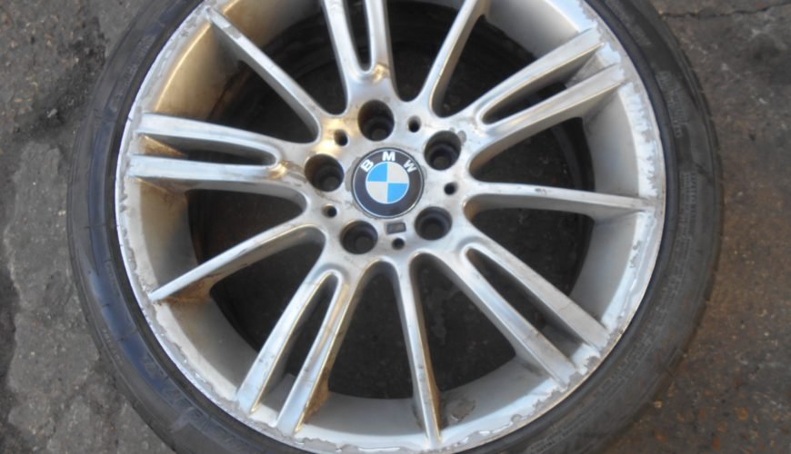 DSCN2268-33khy8vw1kr6oxuybh36dm-1.jpg 18" GENUINE BMW MV3 ALLOY WHEEL FRONT - Image 1