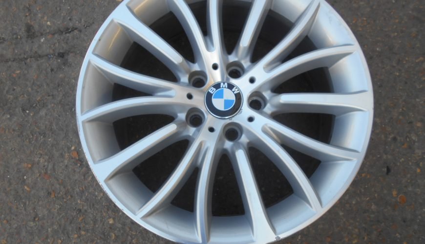 DSCN2314-33nrwt3ot2ywp8xx355yq2.jpg 18" GENUINE BMW STYLE 454 ALLOY WHEEL - Image 1