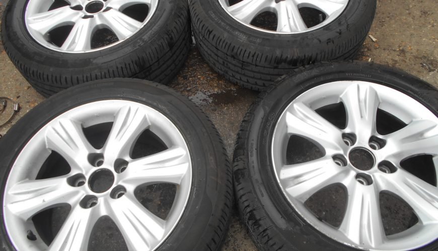 DSCN2526-33zuda8wb0wsd700cahrm2.jpg 16" GENUINE LEXUS IS220D ALLOY WHEELS / TYRES - Image 1