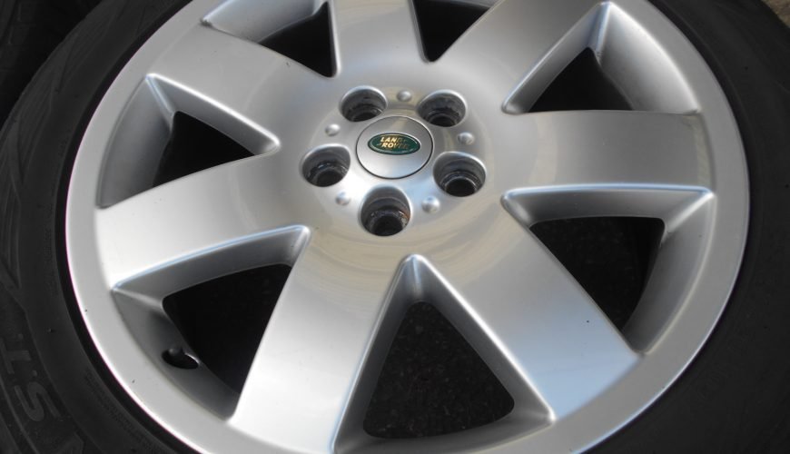 DSCN2684-34ffqhjer3w2fbgnf53f2i.jpg 20" GENUINE RANGE ROVER VOGUE ALLOY WHEELS / TYRES - Image 1