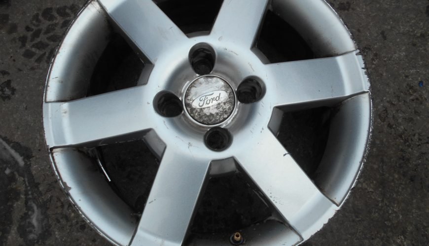 DSCN2821-35umyuhbqv4vvfiw506wwa.jpg 16" GENUINE FORD STREET KA ALLOY WHEEL - Image 1