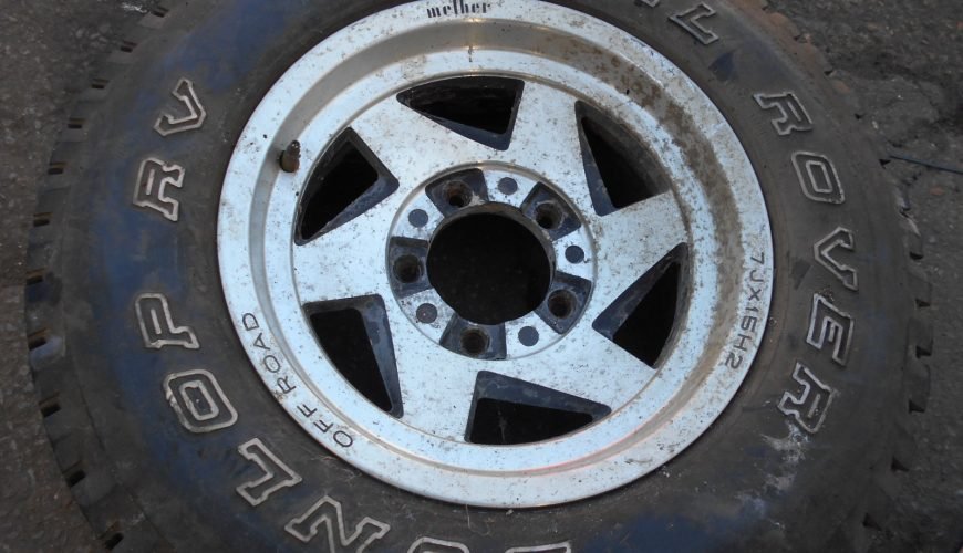 DSCN2925-364e4m1guy81jcf5eglte2.jpg 15" DAIHATSU FOURTRAK / SPORTRAK ALLOY WHEELS - Image 1