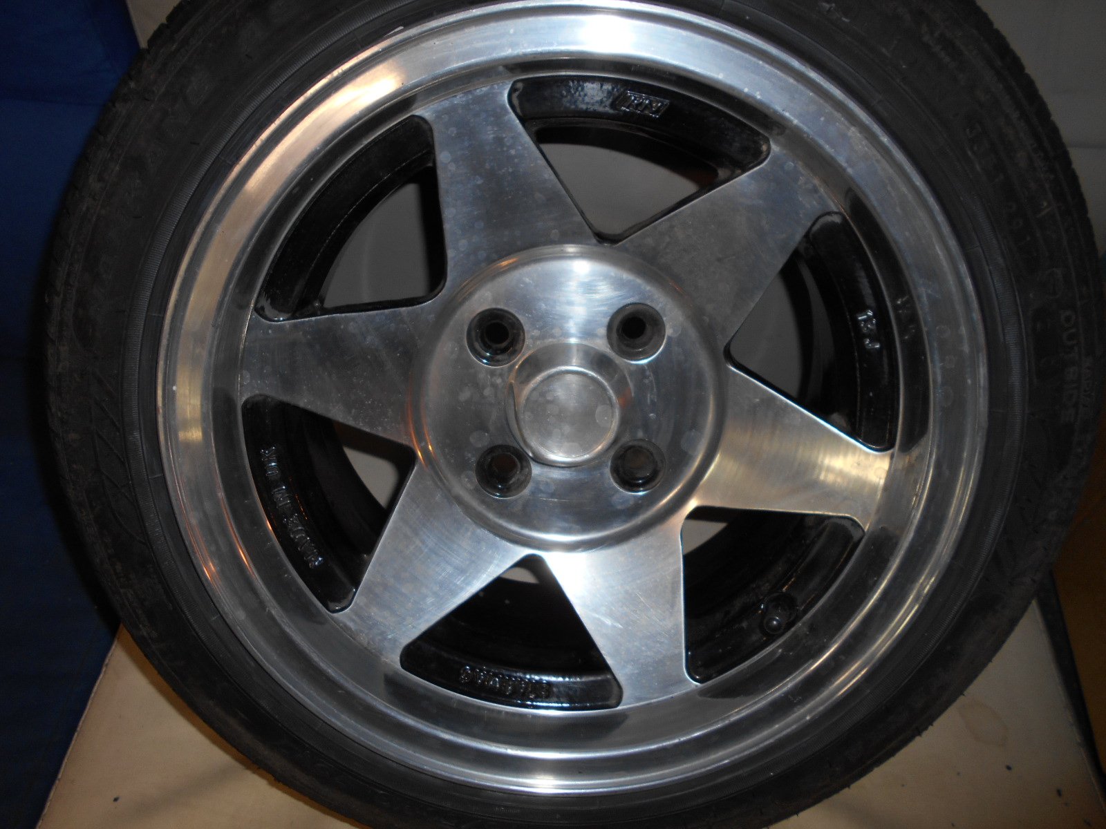 DSCN2982.jpg 13" GENUINE KN STARMAG ALLOY WHEELS / TYRES - Image 1