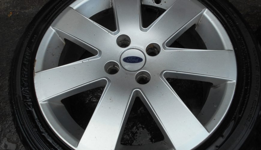 DSCN3071-36dp12pwdxwizygaltbo5m.jpg 17" GENUINE FORD MP3 ALLOY WHEELS / TYRES - Image 1