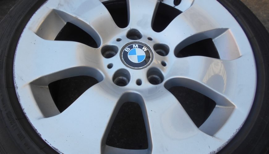 DSCN3495-36tjzssc2mlncleobmca2y.jpg 17" BMW STYLE 158 ALLOY WHEELS / TYRES - Image 1