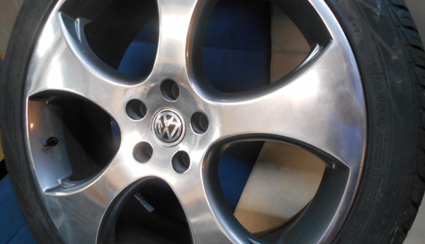 DSCN3564-36yn5w2t2dq35yqxvh0pvu.jpg 20" VOLKSWAGEN MONZA STYLE ALLOY WHEELS / NEW TYRES - Image 1