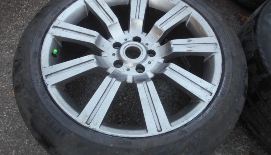 DSCN4102-37guhsdw1713h8mi70bymi.jpg 20" STORMER STYLE ALLOY WHEELS / TYRES – VW T5 / RANGE ROVER - Image 1