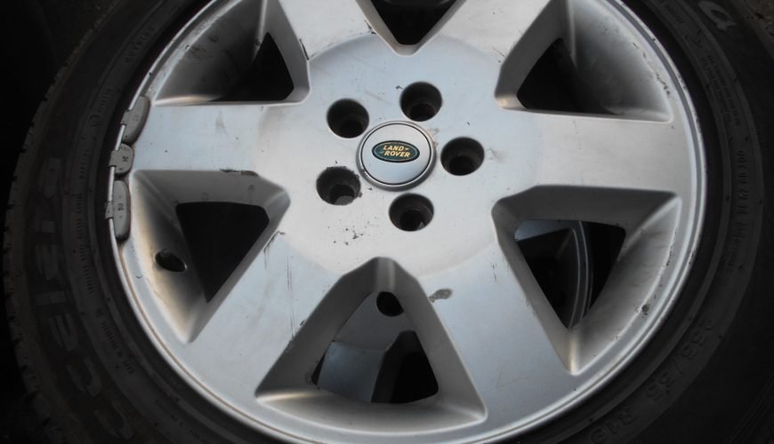 DSCN4161-37kbzrpuzgno63jszcmozu.jpg 19" LAND ROVER DISCOVERY ALLOY WHEEL / TYRE - Image 1