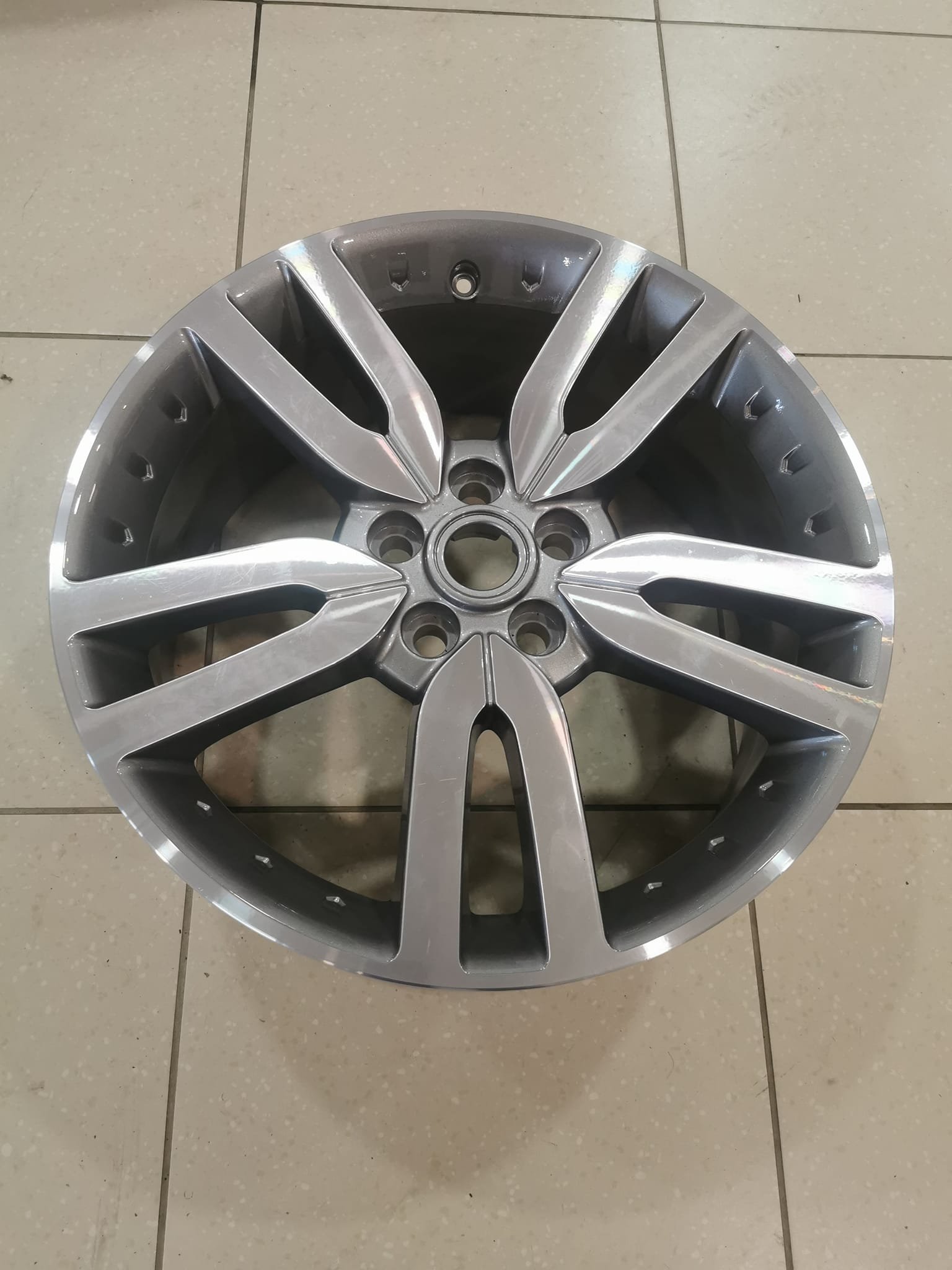 qrf 20" NEW LAND ROVER DISCOVERY 4 LANDMARK ALLOY WHEEL - Image 1