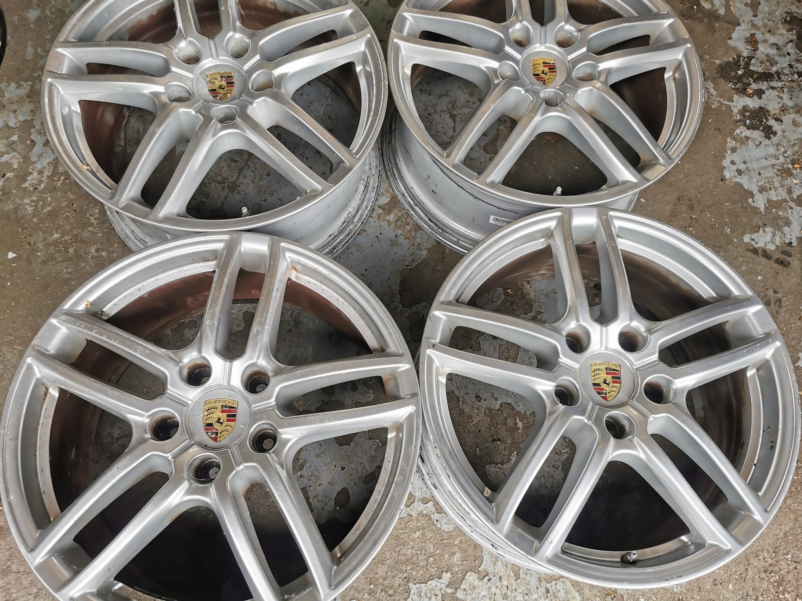 494610863_9876872639100032_3278020411009567300_n 19" GENUINE PORSCHE CAYENNE TURBO ALLOY WHEELS - 8.5 X 19" - Image 1
