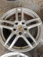 19" GENUINE PORSCHE CAYENNE TURBO ALLOY WHEELS - 8.5 X 19" - Image 3
