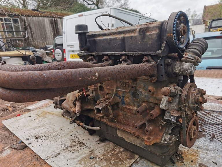 FORD 2.0 PINTO RACE ENGINE TAKEN OUT OFF SHORT CIRCUIT F2 RACE CAR