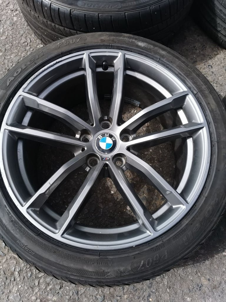 image-185.jpeg 18" GENUINE BMW MOTORSPORT 662M ALLOY WHEELS / TYRES - Image 1