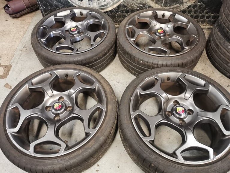 17" GENUINE FIAT ABARTH ALLOY WHEELS / TYRES
